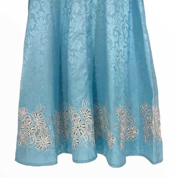 80’s Home Made Light Blue Embroidered House Dress - Picture 5 of 11